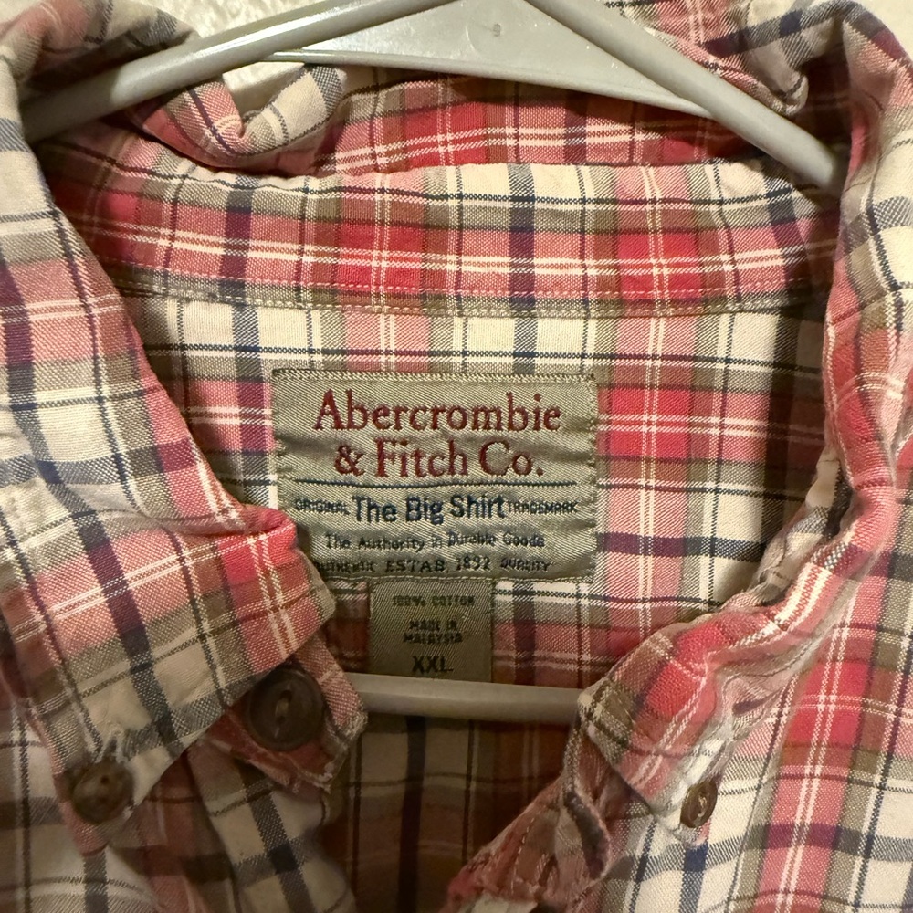 Vintage Abercrombie Men's Red Plaid Shirt - Picture 4 of 6